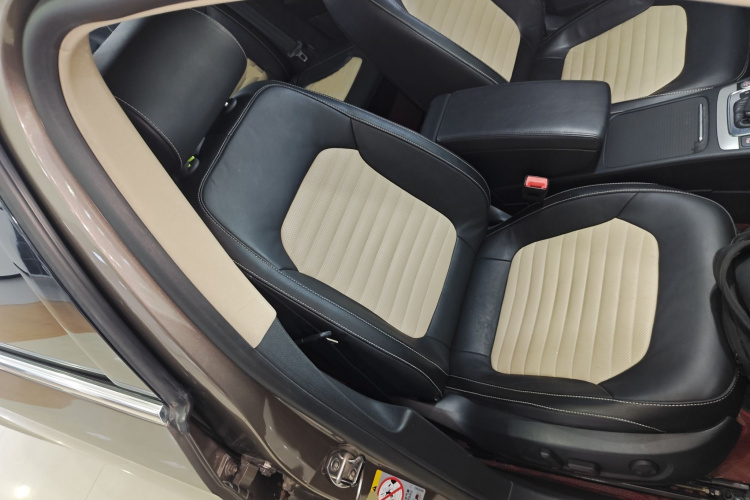 大众 迈腾 2015款 2.0TSI 旗舰型局部细节41