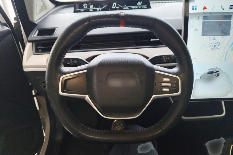 哪吒汽车 哪吒V 2021款 标准续航版升级型中控内饰13