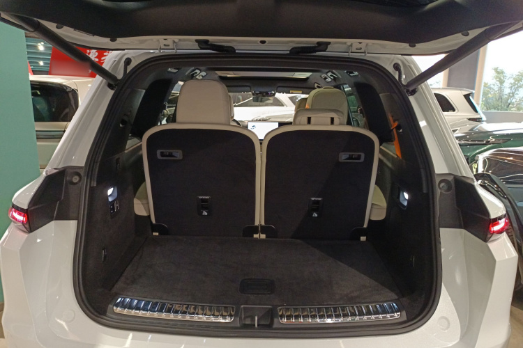 理想汽车 理想L9 2025款 Ultra 智能焕新版机舱底盘23