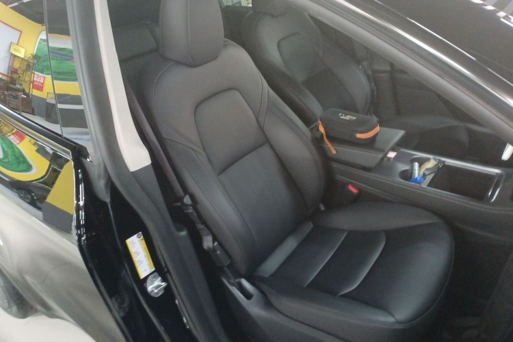 特斯拉 Model Y 2023款 后轮驱动版局部细节41