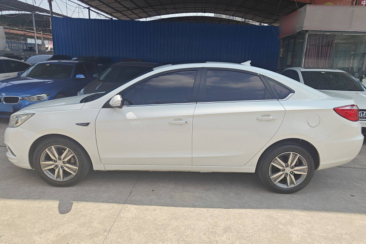 长安 逸动 2015款 1.6L 自动豪华型车身外观4