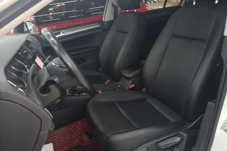 大众 高尔夫 2020款 200TSI DSG舒适进取版中控内饰19