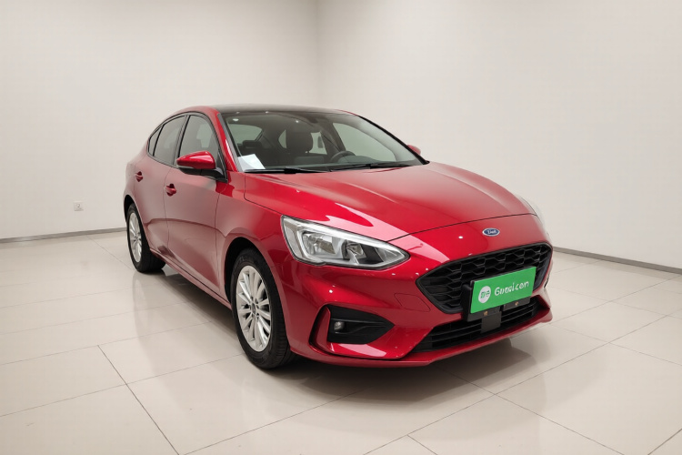 福特 福克斯 2020款 三厢 EcoBoost 180 自动锋潮型车身外观3