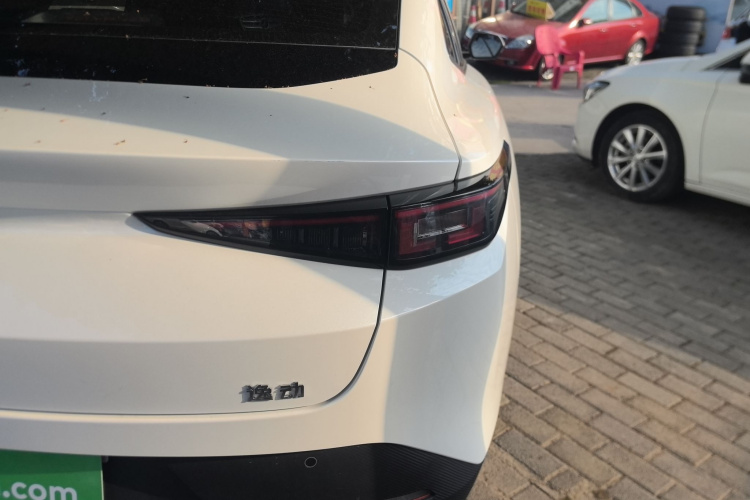 长安 逸动 2024款 1.5T GDI自动 尊贵型车身外观6006