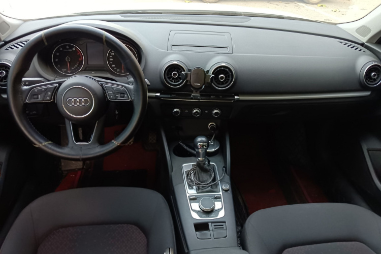 奥迪A3 2019款 Sportback 35 TFSI 进取型 国VI中控内饰7002