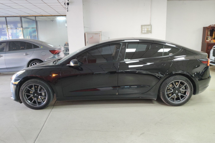 特斯拉 Model 3 2021款 改款 标准续航后驱升级版 3D1车身外观4