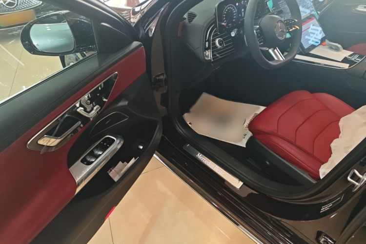 奔驰E级 2024款 E 260 L 4MATIC 运动型中控内饰7003
