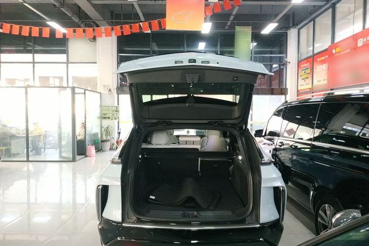 凯迪拉克 IQ锐歌 2022款 后驱长续航豪华版机舱底盘23