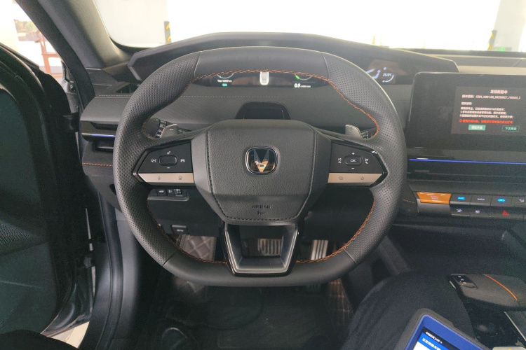 长安UNI-V 2022款 1.5T 运动版中控内饰13