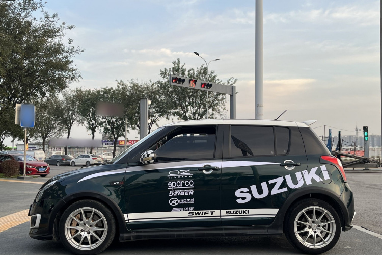 铃木 雨燕 2016款 1.5L 自动时尚型酷玩版车身外观6003