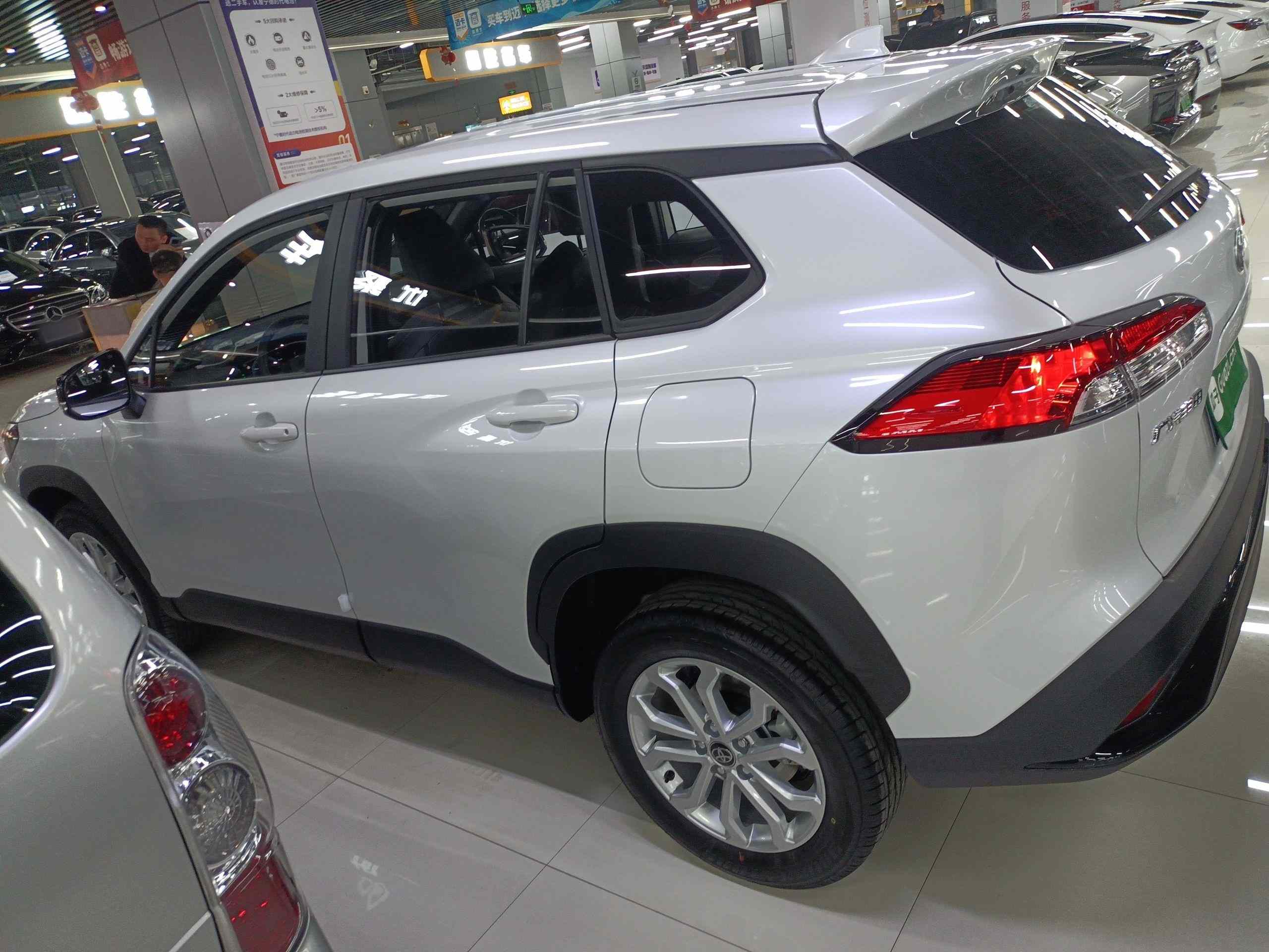 丰田 锋兰达 2026款 2.0L CVT舒适版(4)