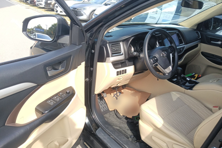 丰田 汉兰达 2018款 2.0T 两驱精英版 7座 国VI中控内饰20