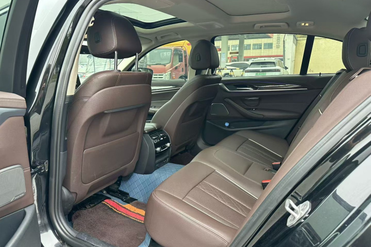 宝马5系 2022款 改款 530Li 领先型 豪华套装中控内饰21