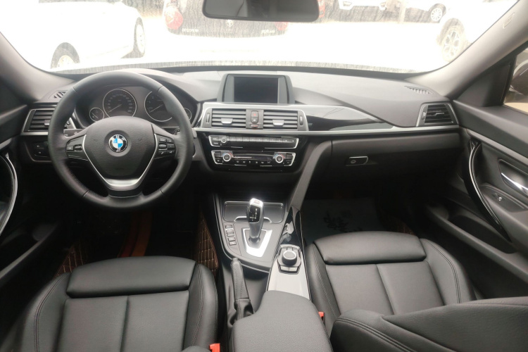 宝马3系GT 2018款 320i 时尚型中控内饰7002