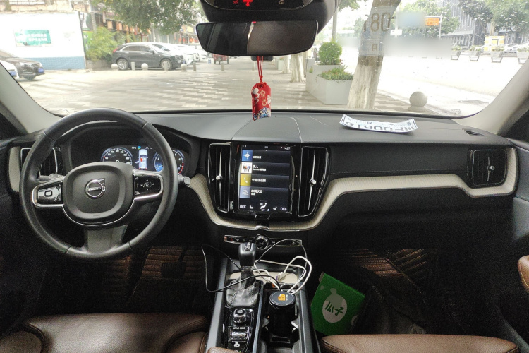 沃尔沃XC60 2020款 T5 四驱智远豪华版中控内饰7002
