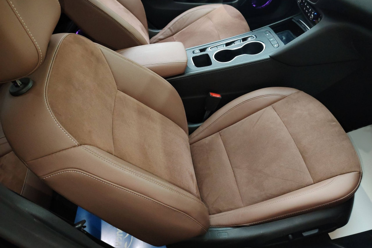 别克 君威 2023款 652T 智享型局部细节41