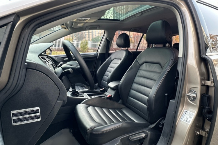 大众 高尔夫 2016款 230TSI 自动豪华型中控内饰7008