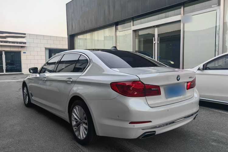 宝马5系 2020款 530Li 尊享型 豪华套装车身外观6006