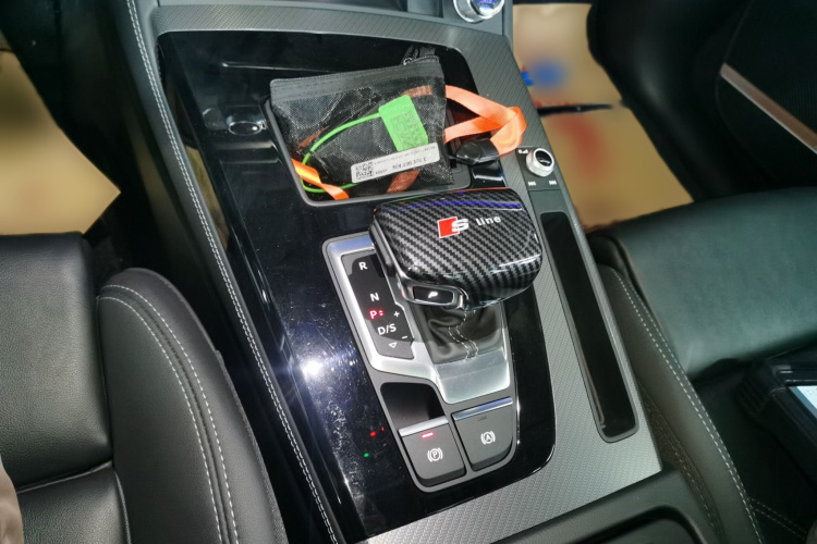 奥迪Q5L 2022款 45T 豪华动感型局部细节18