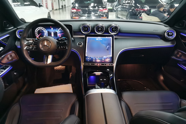 奔驰C级 2022款 改款 C 260 L 皓夜运动版中控内饰12