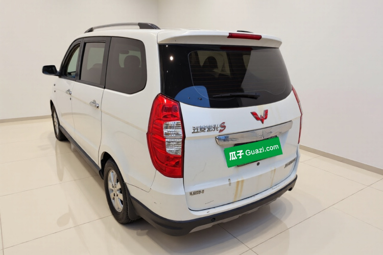 五菱汽车 五菱宏光 2013款 1.5L S豪华型车身外观5
