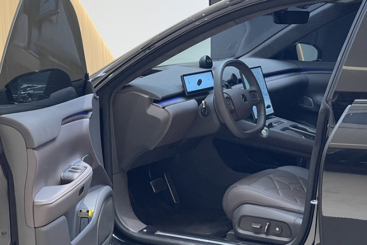 蔚来ET7 2024款 100kWh 行政签名版中控内饰7002