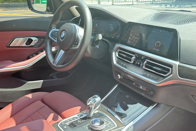 宝马3系 2022款 325Li M运动套装中控内饰7007