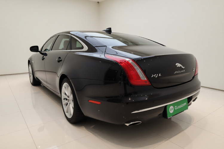 捷豹XJ 2016款 XJL 3.0 SC 四驱全景商务版车身外观5