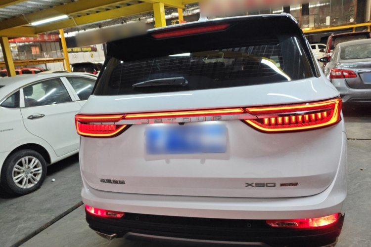 捷途X90 PLUS 2024款 1.6TD DCT别墅PRO 5座车身外观6