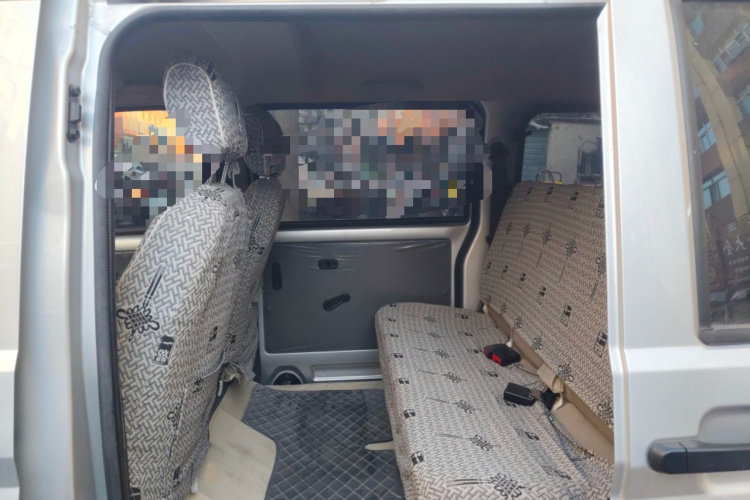 五菱汽车 五菱荣光S 2023款 1.5L 基本型 5/7座中控内饰21