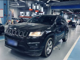 Jeep 指南者 2020款 220T 自动精英版