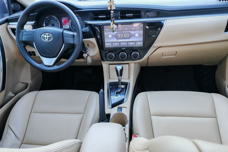 丰田 卡罗拉 2016款 1.6L CVT GL-i炫酷版中控内饰7001