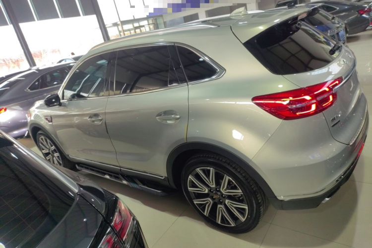 红旗HS5 2022款 改款 2.0T 智联旗领四驱版车身外观4