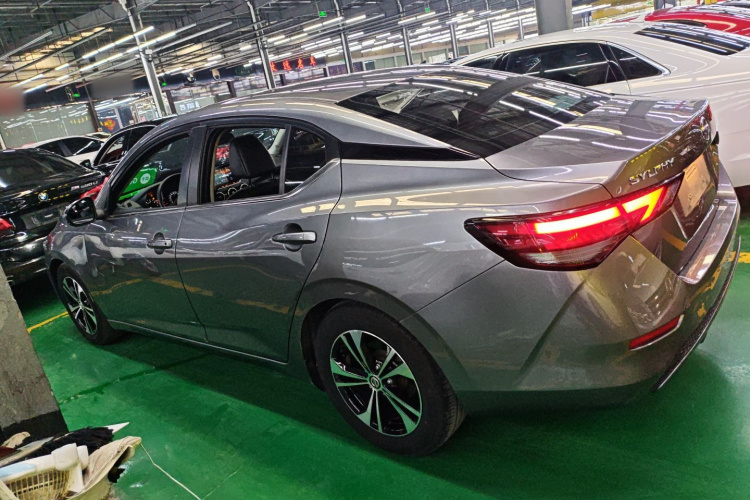 日产 轩逸 2021款 1.6L XL CVT智享版车身外观4