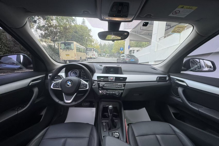 宝马X1 2018款 sDrive18Li 时尚型中控内饰7008