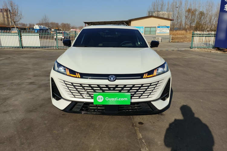 长安 逸动 2026款 第四代 1.5T 500Bar 智享型车身外观2