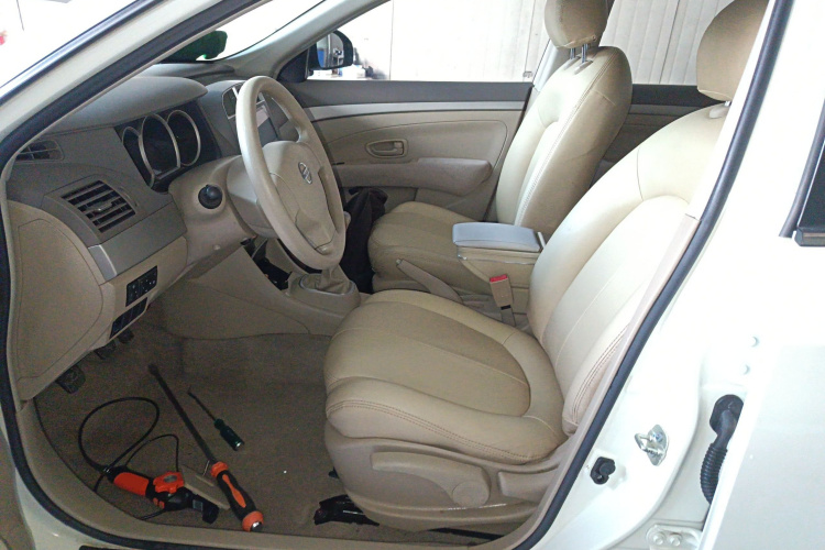 日产 轩逸 2016款 经典 1.6XE 手动领先版中控内饰19