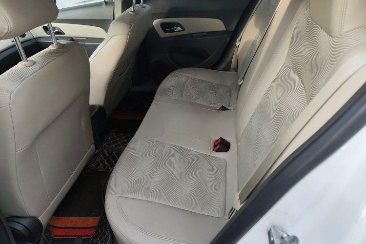 雪佛兰 科鲁兹 2015款 1.5L 经典 SE AT中控内饰7004