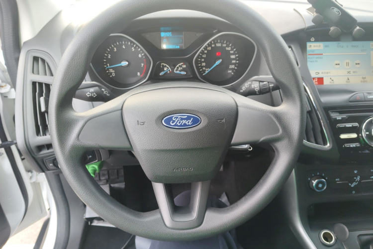 福特 福克斯 2017款 两厢 1.6L 自动舒适型智行版中控内饰13