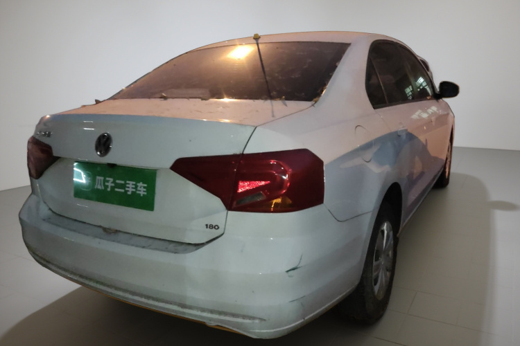 大众 捷达 2017款 1.5L 自动时尚型车身外观7