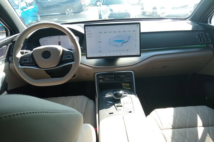比亚迪 唐新能源 2025款 智驾版 DM-i 115KM 尊荣型中控内饰7002