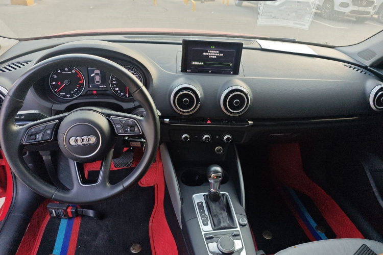 奥迪A3 2017款 Limousine 35 TFSI 时尚型中控内饰12