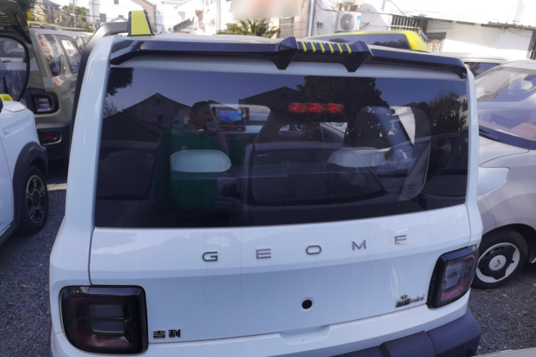 吉利银河 2025款 210km 熊猫骑士车身外观6