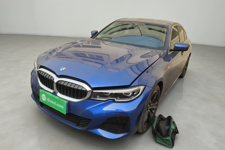 宝马3系 2022款 325i M运动套装车身外观1