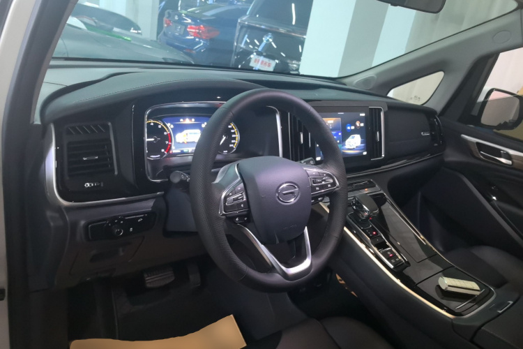 广汽传祺 传祺M8 2024款 领秀系列 390T 豪华版中控内饰7002