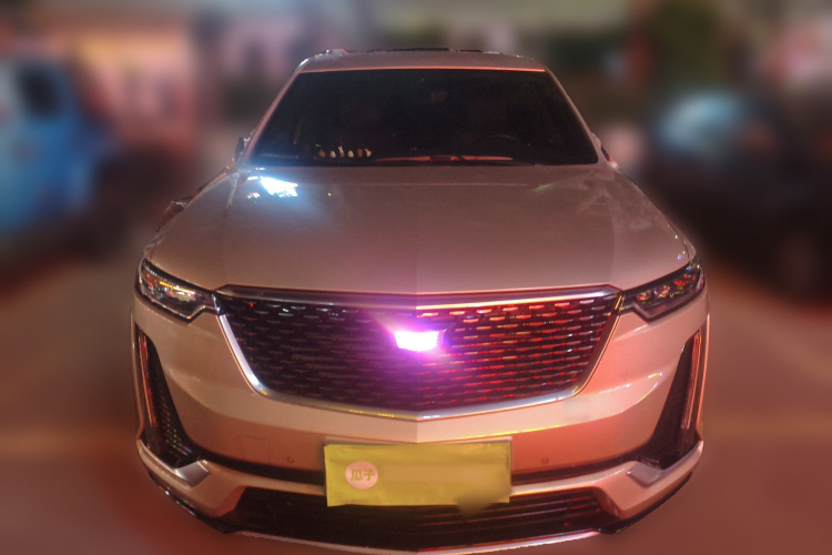 凯迪拉克XT6 2022款 2.0T 七座四驱豪华型车身外观2