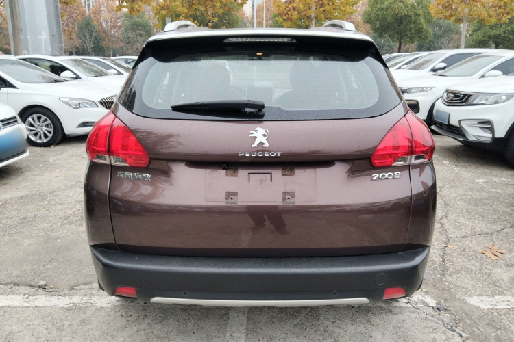 标致2008 2014款 1.6L 自动时尚版车身外观6