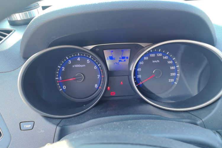 北京现代ix35 2015款 2.0L 手动两驱舒适型 国V局部细节14