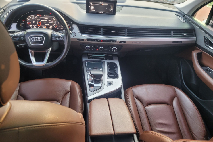 奥迪Q7 2018款 40 TFSI 舒适型中控内饰7004