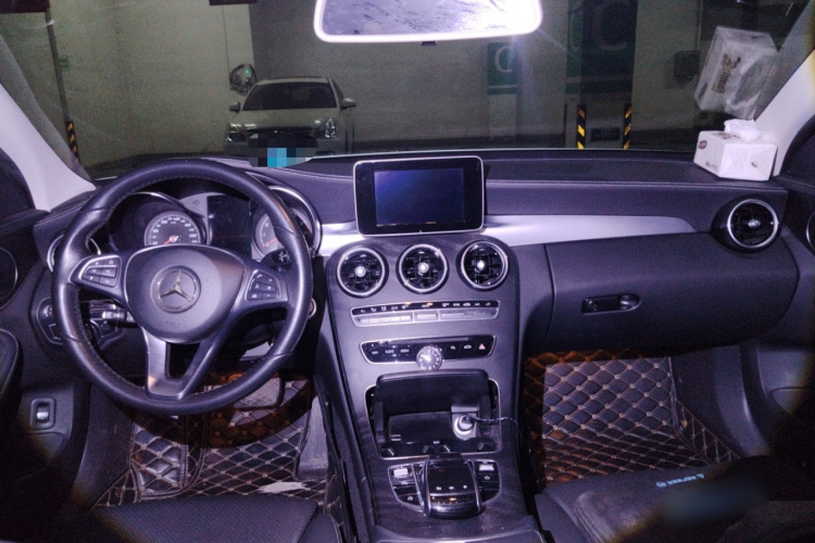 奔驰C级 2018款 C 180 L 时尚型运动版中控内饰12